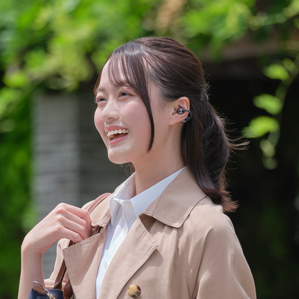 健光浴イヤーカフイヤホン