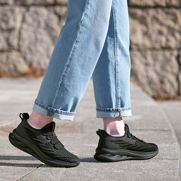 スニーカー スリット