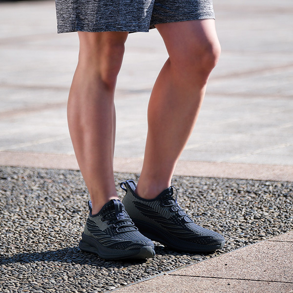 スニーカー スリット